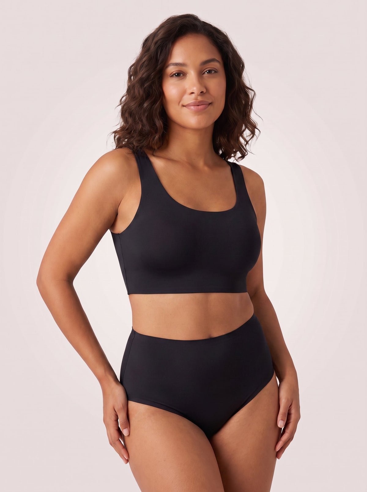 Everyday Seamless Bralette — Noir