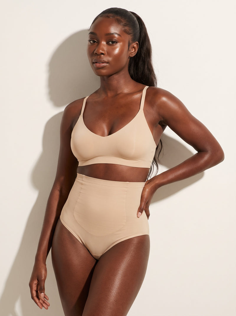 Instant Smooth Sculpt Thong